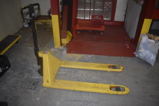 BT 5000 lb. Pallet Jack