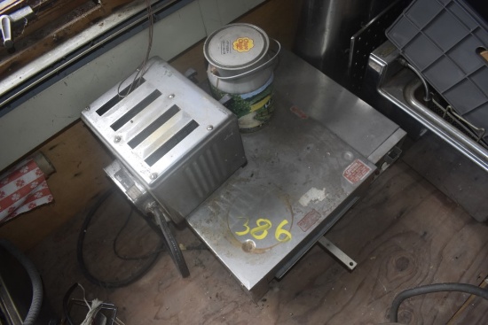 Wisco Bun Toaster and 4 Slot Toaster