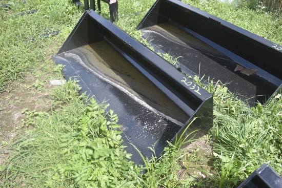 Swict 78" Quick Attach Bucket