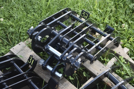 Wolverine Mini Excavator 16" Grabber