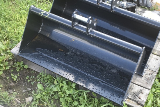 Wolverine Mini Excavator 31.5" Bucket