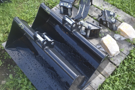 Wolverine Mini Excavator 31.5" Bucket