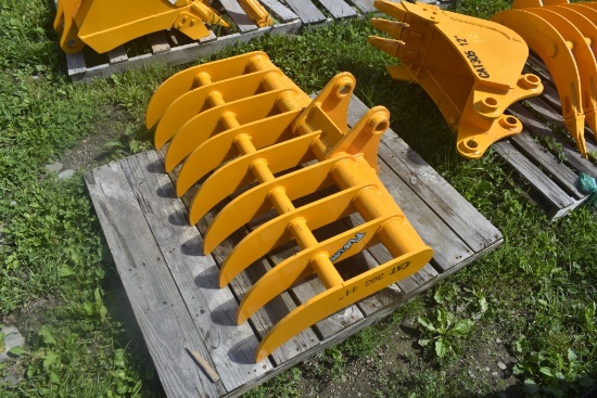 Future 44" Excavator Debris Rake That Fits a CAT 305