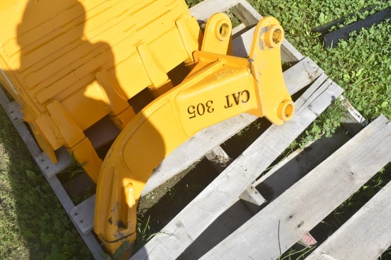 Future 24" Excavator Ripper that Fits a CAT 305