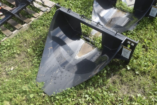 Wolverine TD-13-36R Quick Attach Stump Bucket