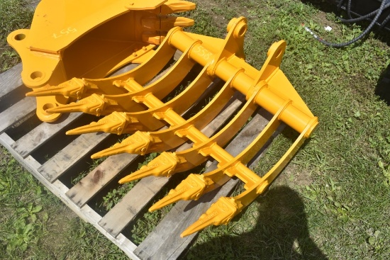 Future 32" Excavator Rake that Fits a CAT 305