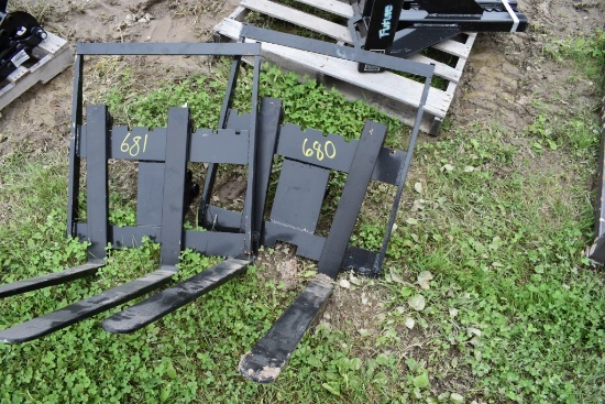 Future Mini Excavator Pallet Forks with 29" Forks