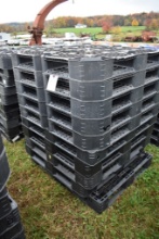 10 Plastic Pallets