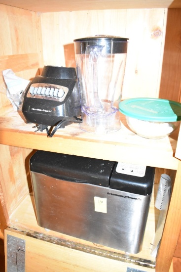 Breadman Ultimate Plus Bread Maker and Hamilton Beach Blender