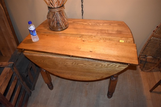 Drop Leaf Table with Center Leaf and Glass Vase