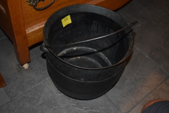 Steel Cauldron with Handle