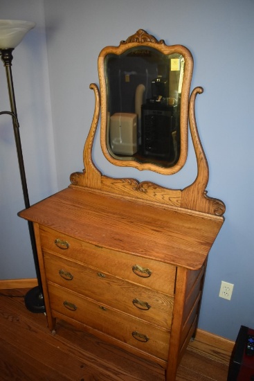3 Drawer Desser with Vanity Mirror