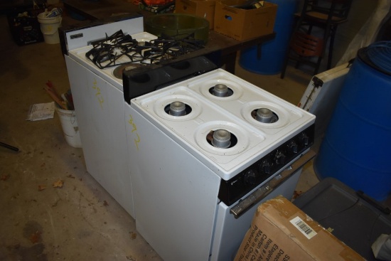 2 Magic Chef 4 Range Stove Ovens