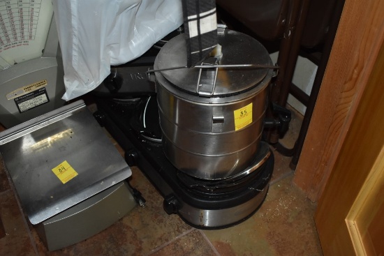 3 Bay Soup Warmer, True Soup Warmer, and Cannister