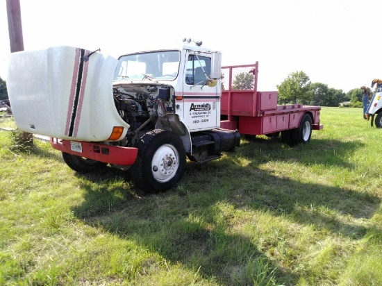 1991 international semi with utility bed