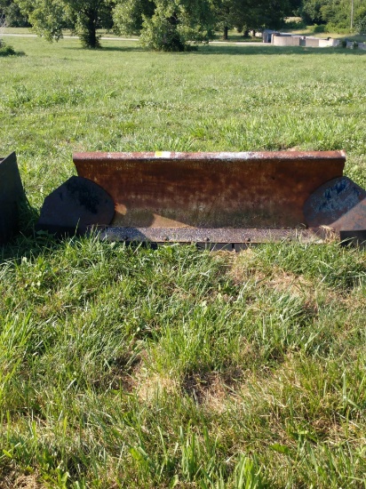 Bobcat mounting show plow