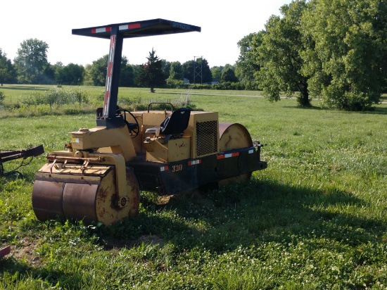 Asphalt roller