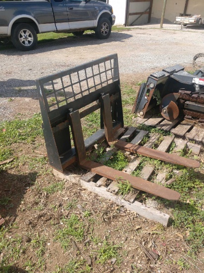 Bobcat pallet forks fits walk behind bobcat
