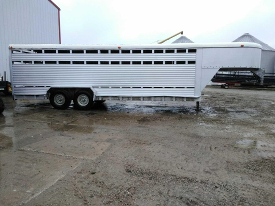 1989 keifer alum. Stock trailer w/ 1 divide gate