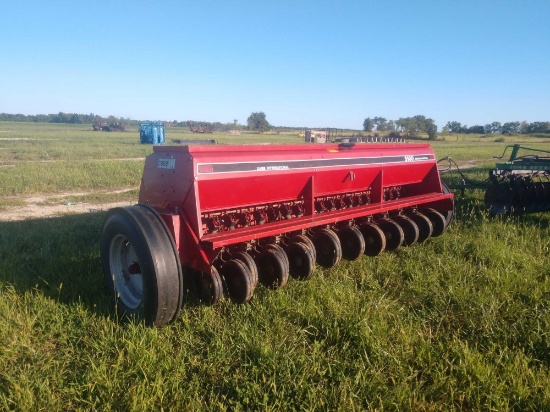 Case IH 5100 Soybean Special drill very clean