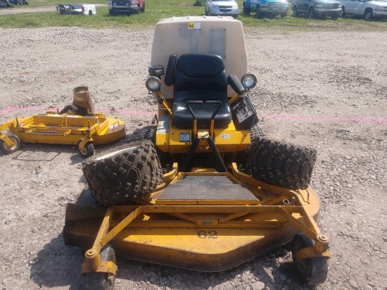 Walker zero turn mower with extra deck and 2 extra tired