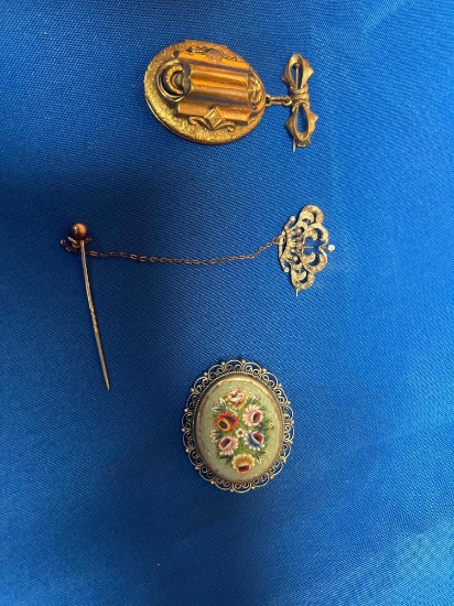 lot of 3 broaches and pins