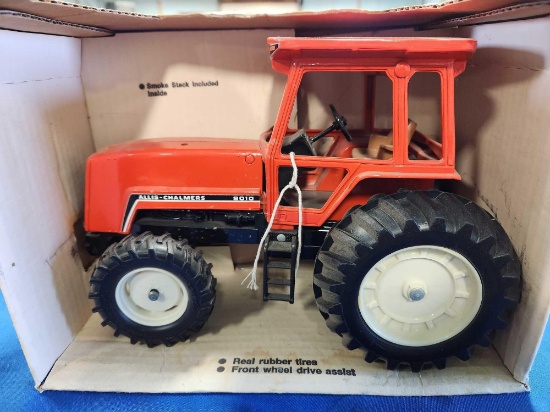 Allis Chalmers 8010 tractor with cab