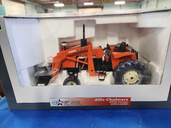 Allis Chalmers 6070 tractor with loader
