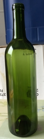 Case Dark Green Wine Bottles