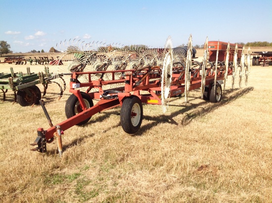 H and S - 16 Wheel Hay Rake - Hyd