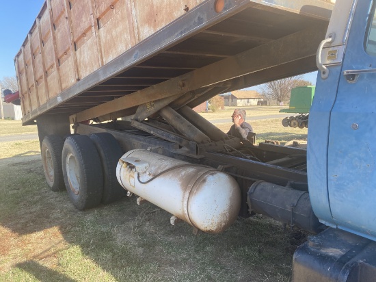 Chevrolet C70 Tandem Axel Twin Screw Two Stick Trans With Westfield Auger