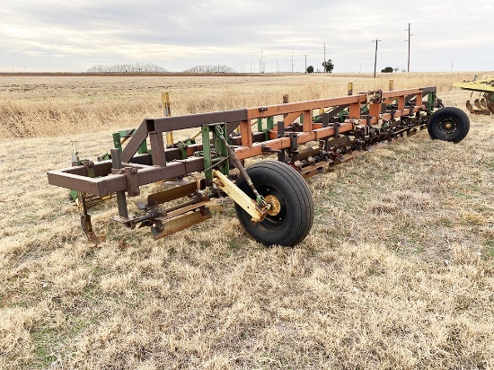 -8 Row 40" Stalk Cutter Double Square Bar, Full Top Mast, Rolling Baskets, Single Gauge Wheels