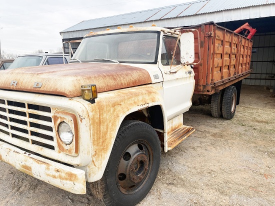 1968 Ford F-600 Grain Truck 16ft Bed w/Hyd. Westfield Tailgate Auger-Runs SN: 521339 will mail title
