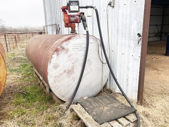 1,000 Gal Fuel Tank and Pump