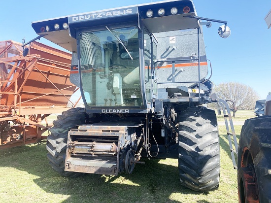Gleaner R 70 Combine and Grain Head- SN R70G012806H9190- Drove in