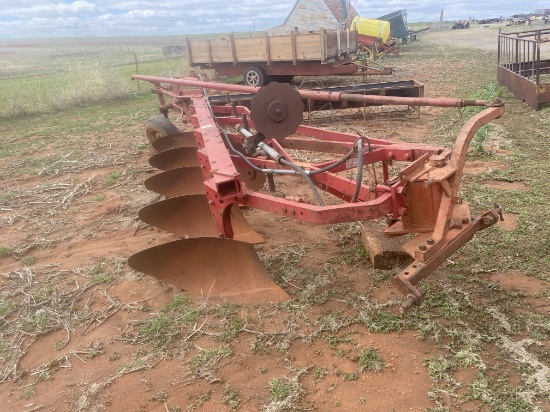 550 IH Moldboard Plow 5 Bottom