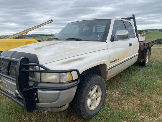 1997 Dodge 1500 Ext Cab- 4x4- 160,628 miles- Spike Bed- 3B7HF13Z8VG7115497