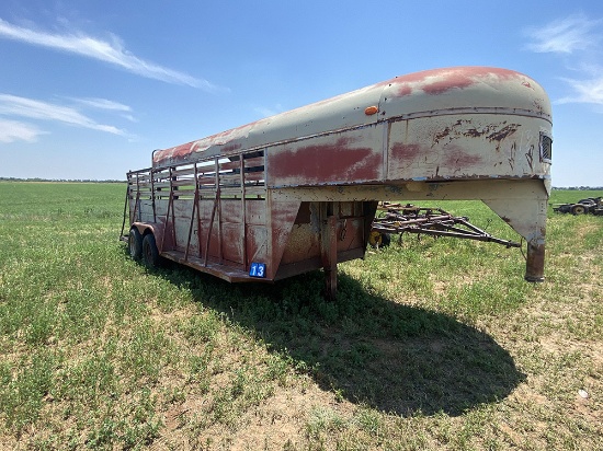20ft Gooseneck Stock Trailer/ No Title