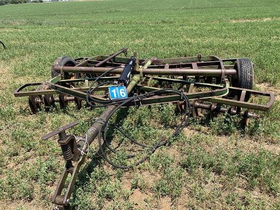 11 ft John Deere Tandem Disc and Cylinder