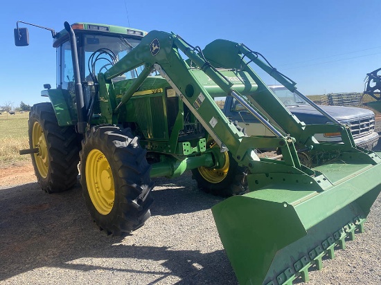 2000 John Deere 7810 MFWD Tractor with 740 Classic Loader