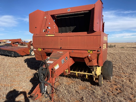 New Holland 688 Round Baler and Monitor