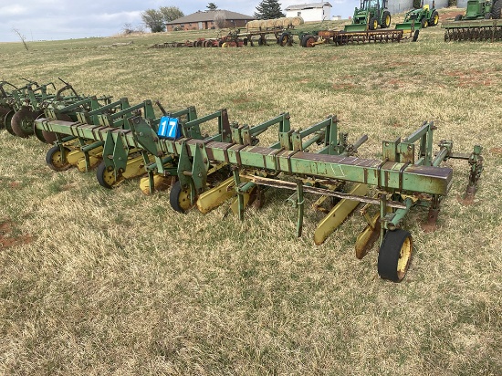 John Deere RG-4 Cultivator