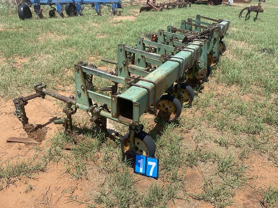 Deere RG4 Cultivator