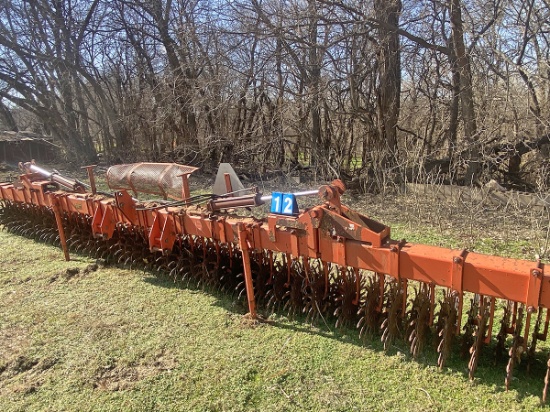 Yetter 28ft Folding Rotary Hoe. 3pt