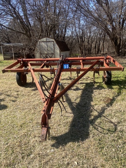 IHC 12ft Chisel Plow with Hyd. Cylinder