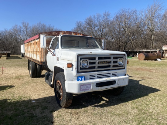 1980 GMC 7000 with Mabar 18ft Grain Bed, Roll-over tarp- 366 Gas Engine