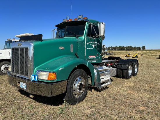 1998 Peterbuilt 377 Day Cab Tractor, Detroit Power, 10spd. Trans.,Twin Screw, 761K Showing
