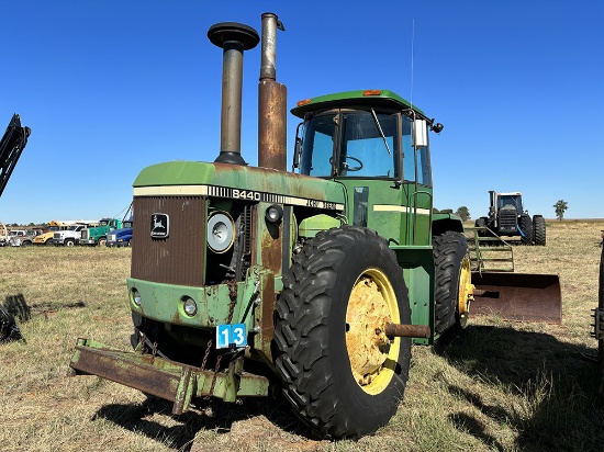 John Deere 8440 Tractor, Front Dozer Blade, 38 Rubber 3pt, PTO- Cranks Over- N/R