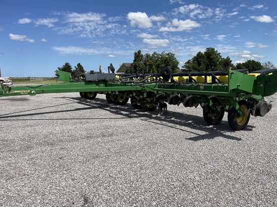 John Deere 1770 Planter, 16 Row 30 inch, Local Farmer owned