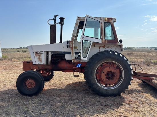 1070 Case Tractor, One Owner, Runs and Drives Fuel line leak issues, Hyd Leak issues
